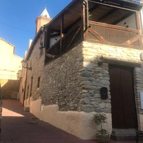 casa de piedra.The stone house, hotel en Turre