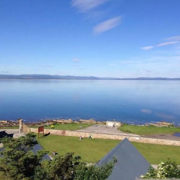 Dolphin View Cottages, hotel in Portmahomack