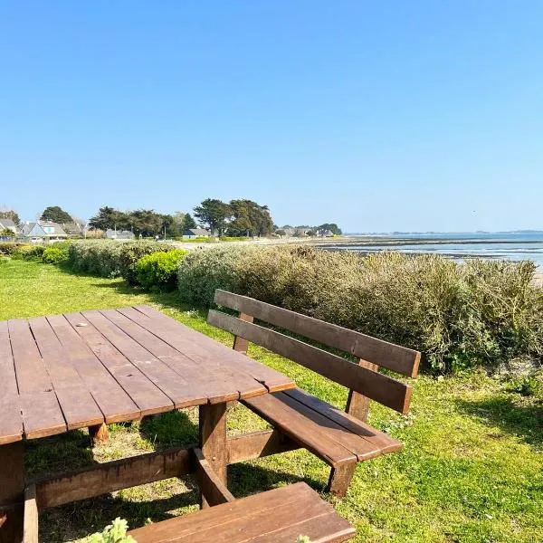 Appartement charmant à Sarzeau avec vue sur la mer, 55 m², hotel v destinácii Sarzeau