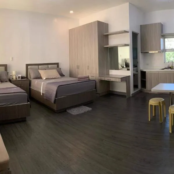 Cozy Unit at the heart of Balanga City, hotel in Hermosa