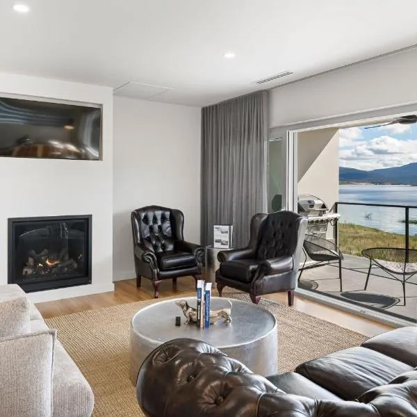 Lake Villavista - 4BR Luxury Townhouse l Pet Friendly l Lake Views l WiFi l BBQ, hotel v destinaci Jindabyne