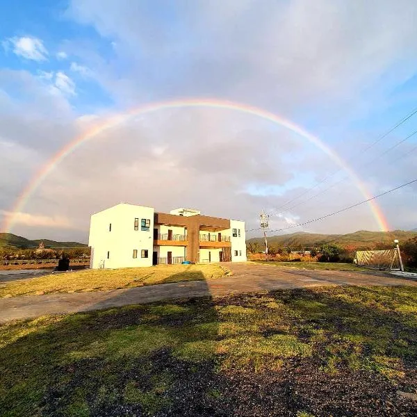 Clare Holiday B&B, מלון בצ'צ'נג