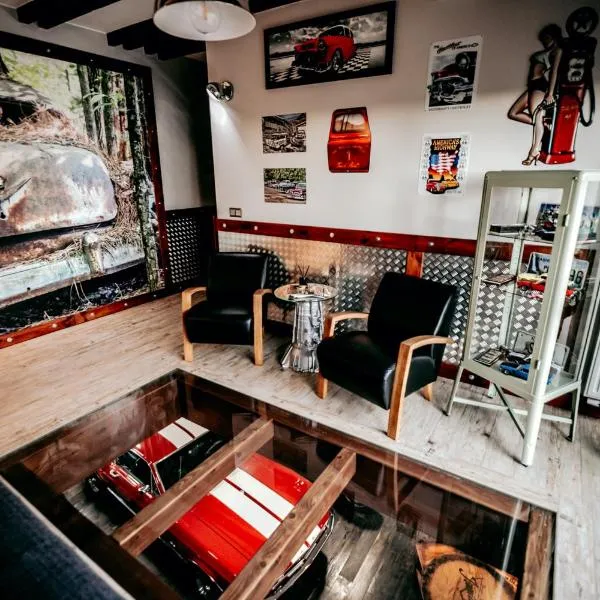 Jantarvia Car Museum , Pasja i Wypoczynek Noclegi z Klimatem, hotel v destinaci Jantar