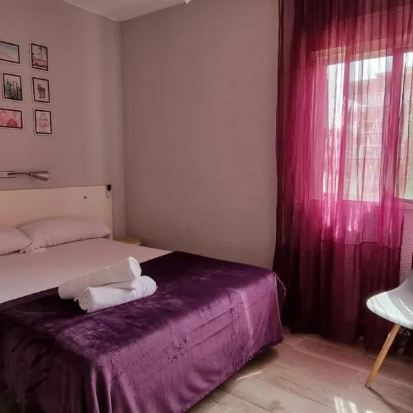 Hostal La Cabaña, hotel v destinaci Salou