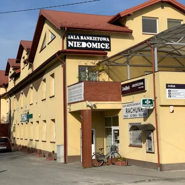 Hostel Niedomice, hotel en Dąbrowa Tarnowska