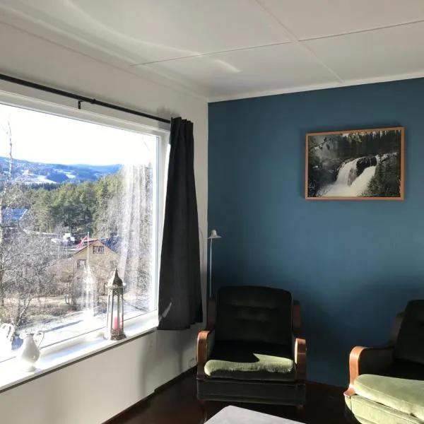 Furulund Pensjonat, hótel í Ron
