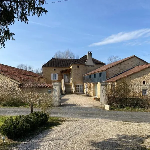 Le Clos des Figuiers - 3 Chambres d'hôtes de charme, hotel v destinácii Duravel