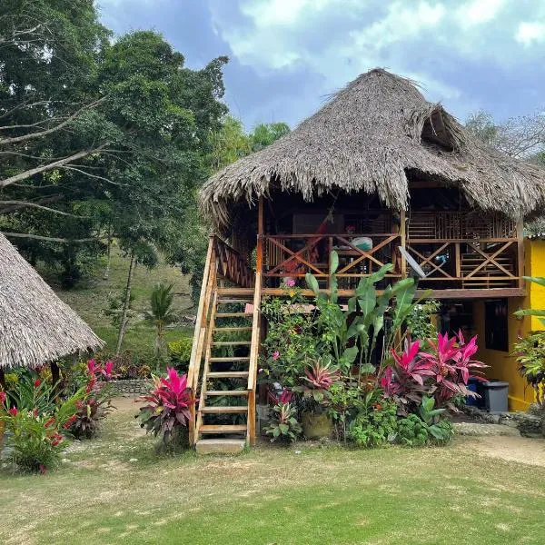 EcoHostal Palmares Del Rio, hotel a Guachaca