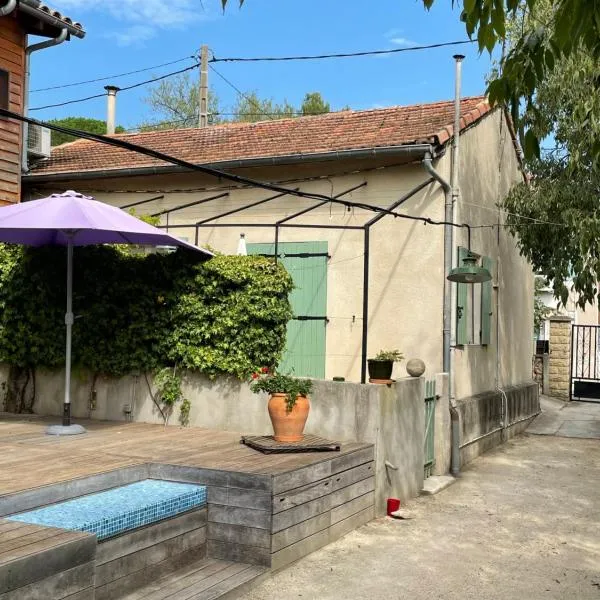 MAZET avec spa, hotel v destinaci Nîmes
