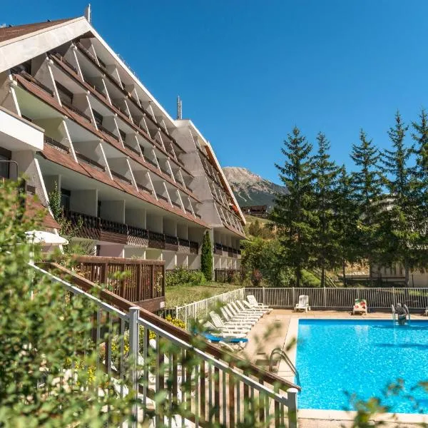 Pierre et Vacances Serre Chevalier Chantemerle, hotel in Saint-Chaffrey