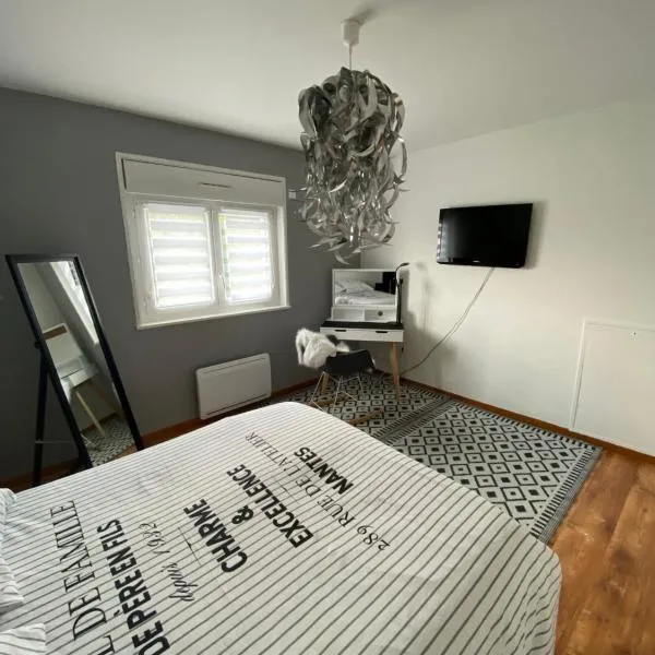 Maison moderne à la campagne, hotel in Le Valdahon