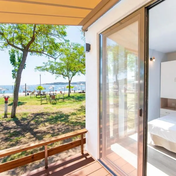 Vilas in the garden by the sea, hotel v destinaci Sikia