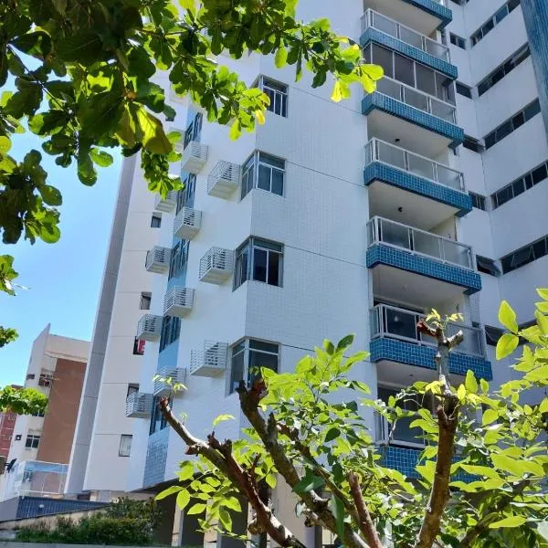 Apartamento amplo a 700 metros da praia