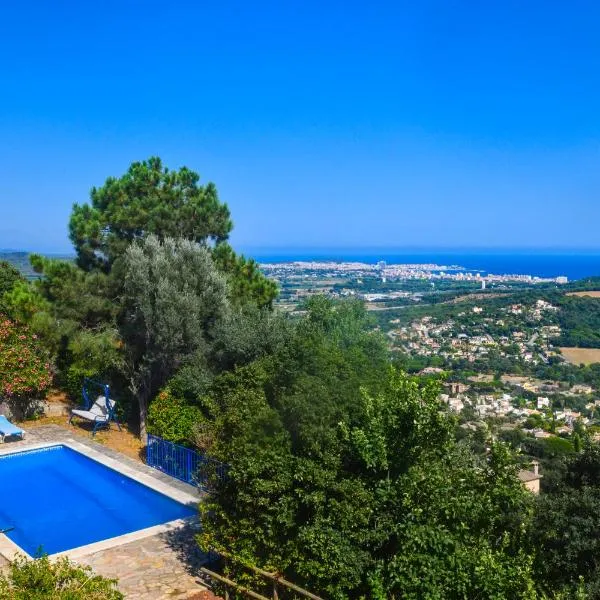 VILLA MARIA with swimming pool & sea view, hotel v destinaci Calonge