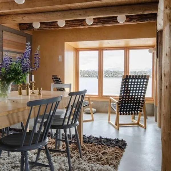 Villa Lofoten - The Saltery, hotel in Kvalnes