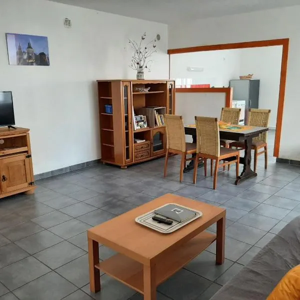 Gîte de Kerezenn, hotel v destinaci Fougerolles