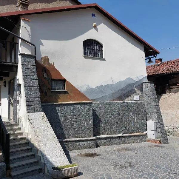 Casa del Rustico, Indipendente vista Sacra con dipinto, hotel v destinácii Caprie