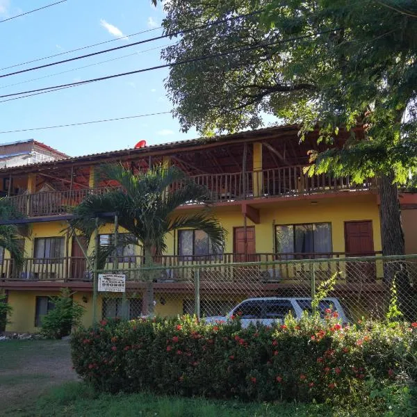 HOTEL GEORGI CR – hotel w mieście Guanacaste