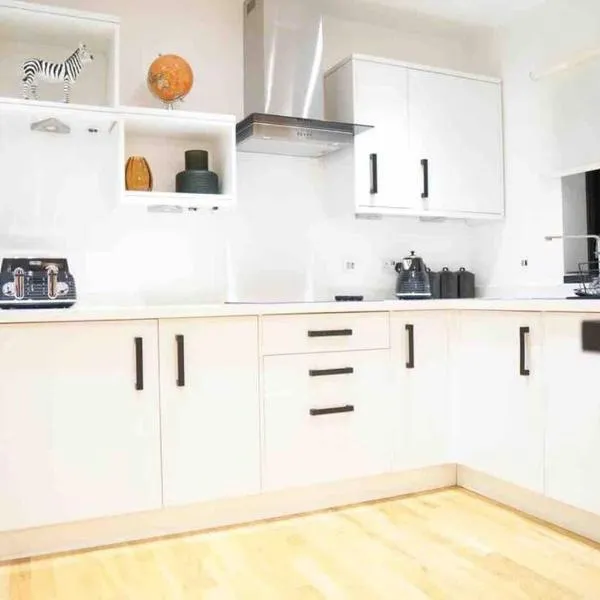 Tower Central Apt l 3 Bed Sleeps 5 l Free Parking), ξενοδοχείο στο Γιορκ