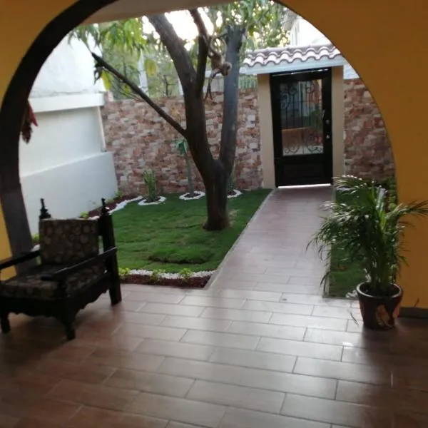 Casa Mango, отель в городе Антигуо-Тамуин