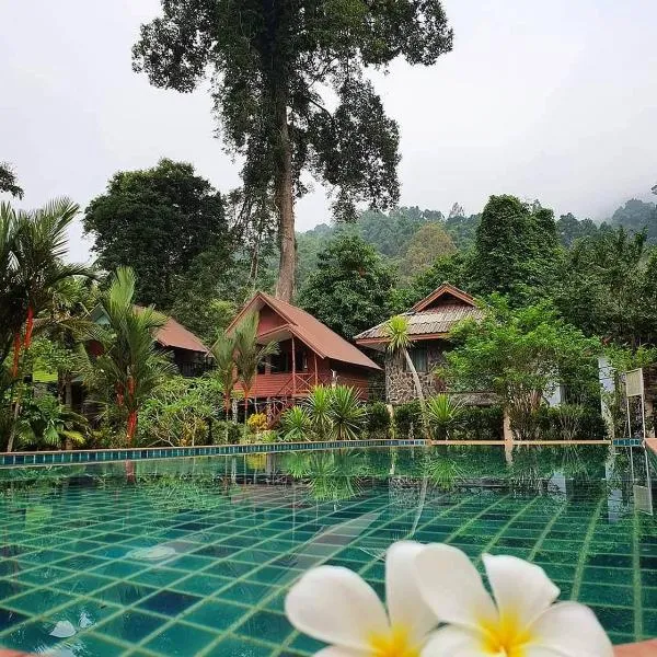 Malulee KhaoSok Resort, hotel em Ban Pra Tha