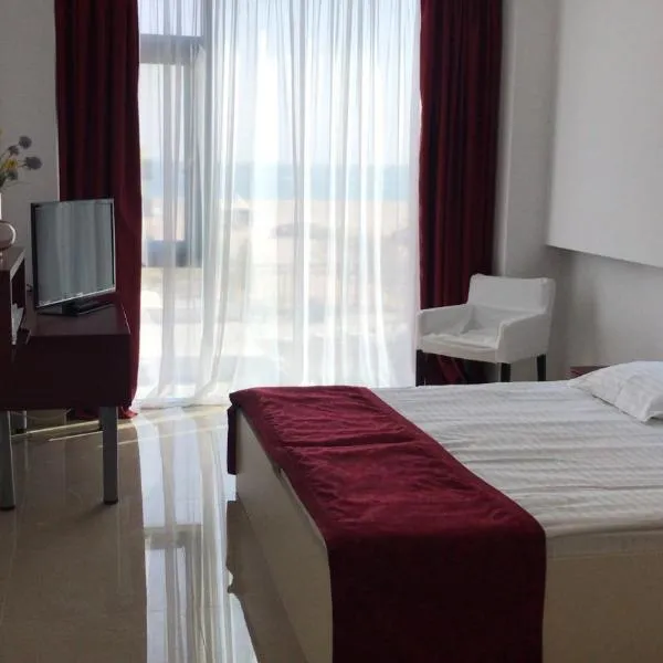 Hotel Hefaistos - Mamaia: Mamaia şehrinde bir otel