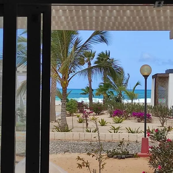 Beach house Agua Viva, Praia de Chaves, Boa Vista, Sal Rei, Cape Vert, 50mt spiaggia – hotel w mieście Curral Velho