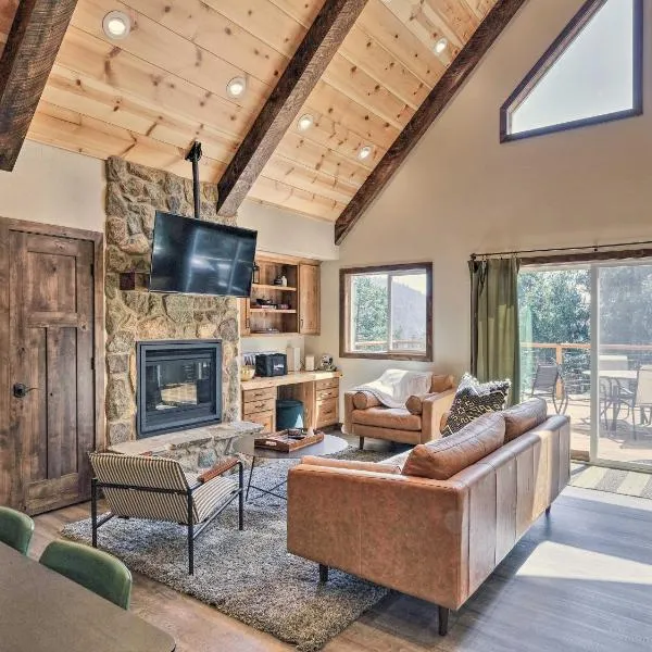 Luxury Retreat Custom Mi-Wuk Village Cabin!, hotel v destinaci Mi-Wuk Village