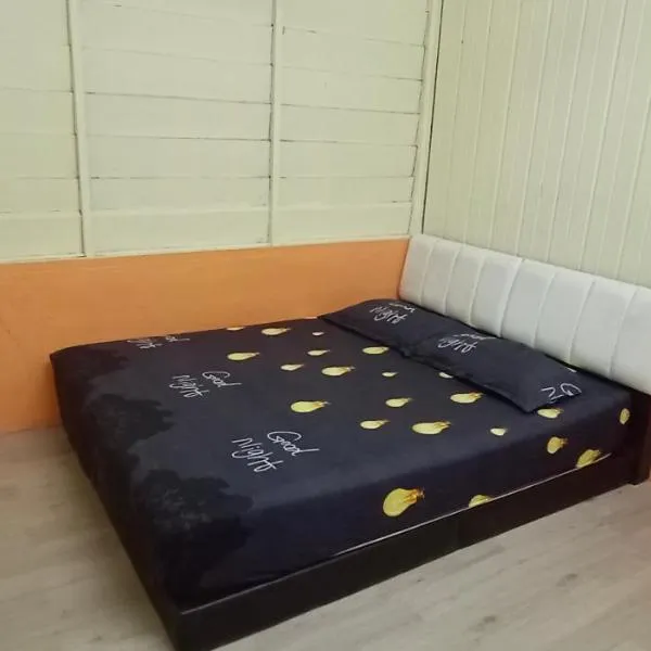Mak Abah Homestay B Parit Raja Batu Pahat, hotel in Batu Pahat