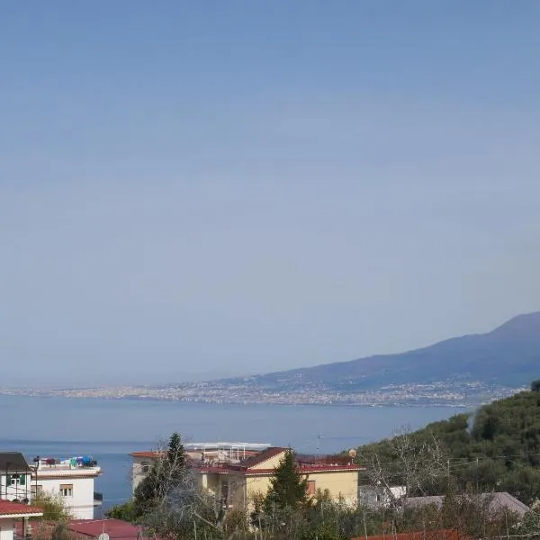 Olindo Apartment e Cristina Apartments, hotel in Vico Equense