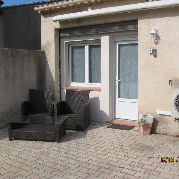 Appartement avec chambre en mezzanine, hôtel à Rognac