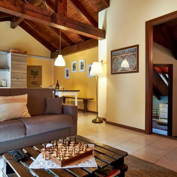 Bella Omegna Apartments, hotel u gradu Omenja