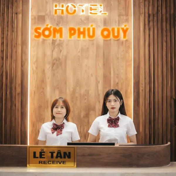 Khách sạn Sớm Phú Quý - Ninh Thuận, hotell i Xóm Mới