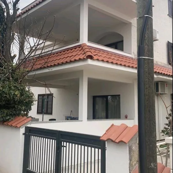 Apartments Amfa, hotel in Biograd na Moru