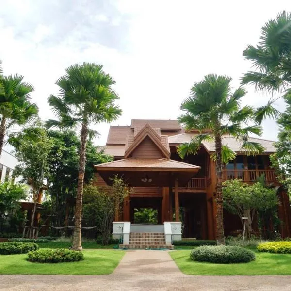Vanasin Residence, hotel em Tak