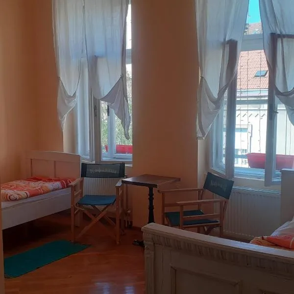 B&B Lakis&Takis, hotel v destinaci Novi Sad