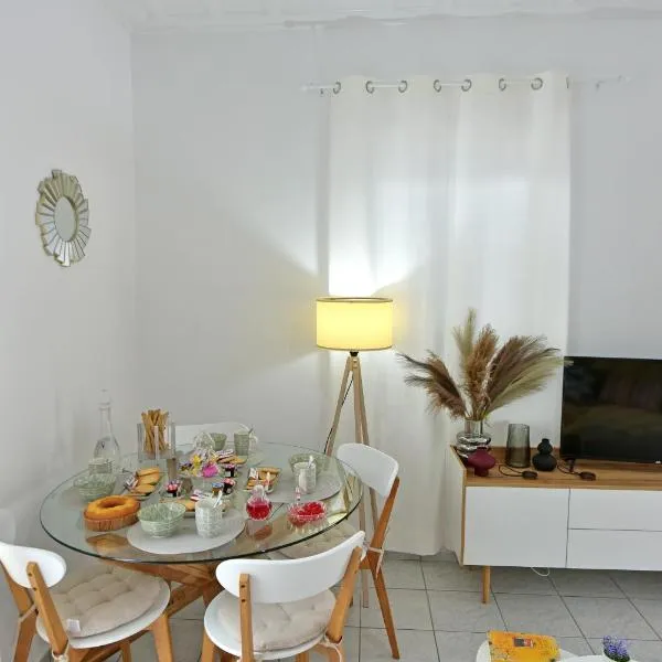 Olivo luxury apartment, hotel in Hydra