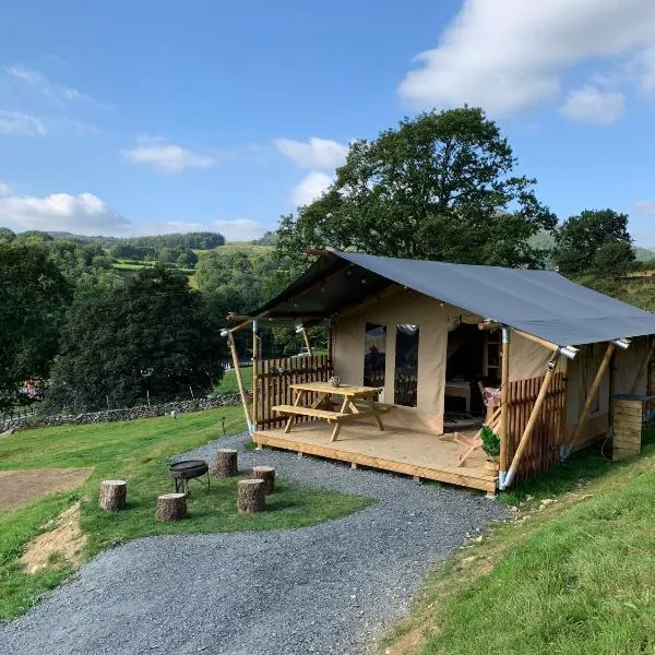 Safari Tent with Hot Tub in heart of Snowdonia, hotel v destinaci Dolgellau