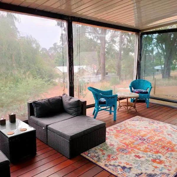 Warren Retreat - cozy and tranquil 2 brm home, hotel di Nannup