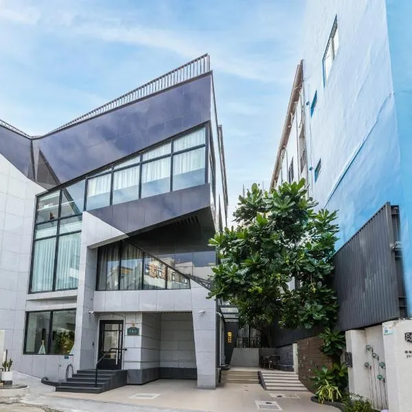 墾丁耳東華苑ErDong Manor, hotel en Kenting