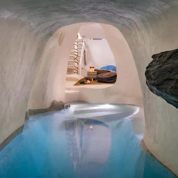 Mystagoge Retreat with subterranean pool/jacuzzi，弗通的飯店