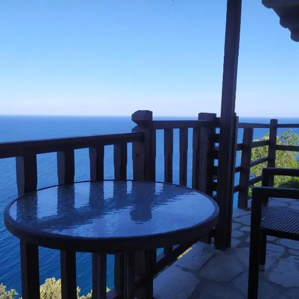 Triple studio room in Mylopotamos Beach, hotel a Tsagarada