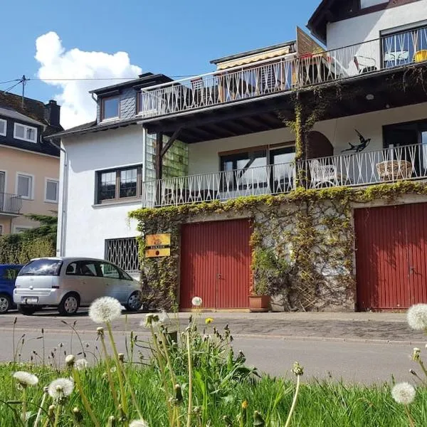 Casa Barzen - Stilvoll Urlauben an der Mosel, hotel em Reil