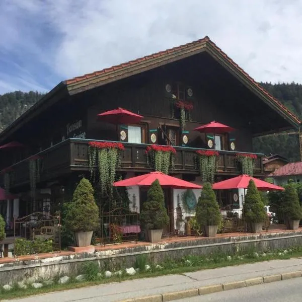 Haus Louise, hotel in Reit im Winkl