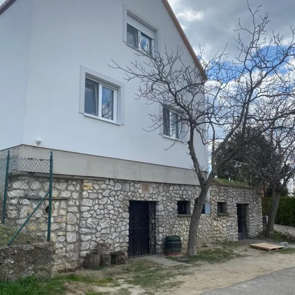 Ubytování Pod Mezu, hotel v Hlohovci