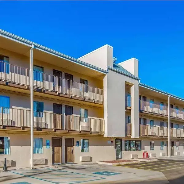 Days Inn by Wyndham Charleston WV, hotel in Charleston