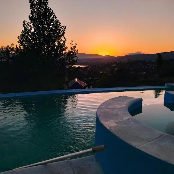 Cabañas Los Álamos, hotel v destinaci Villa Carlos Paz