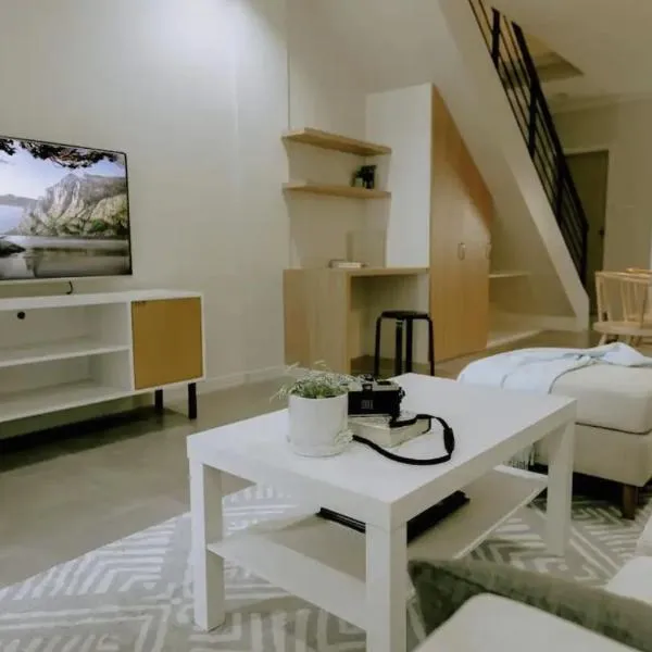 Two Bedroom Residential Home with own parking, hotel v destinaci Angeles