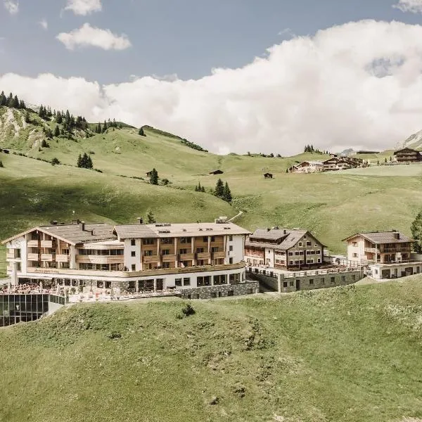 Hotel Goldener Berg, hotel in Schröcken