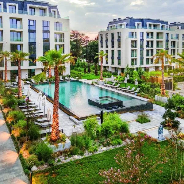 Marina Beach Azur- 100m from the BEACH & SPA! LUXURY APARTMENT!, khách sạn ở St. St. Constantine and Helena